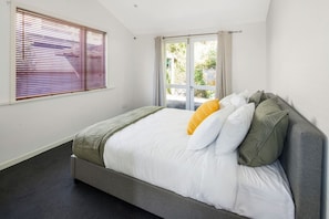 2 habitaciones, ropa de cama de alta calidad y escritorio