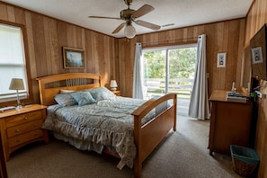 4 bedrooms, iron/ironing board, free WiFi