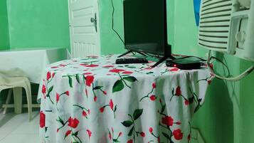 Frigobar, cortinas blackout, Wi-Fi de cortesia