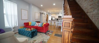 Luxurious Renovated Gem in Convenient Location!