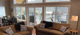 Quiet Lake Stevens Two Story with Big Yard