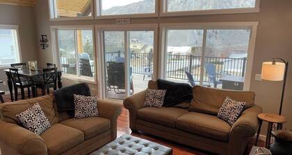 Quiet Lake Stevens Two Story with Big Yard