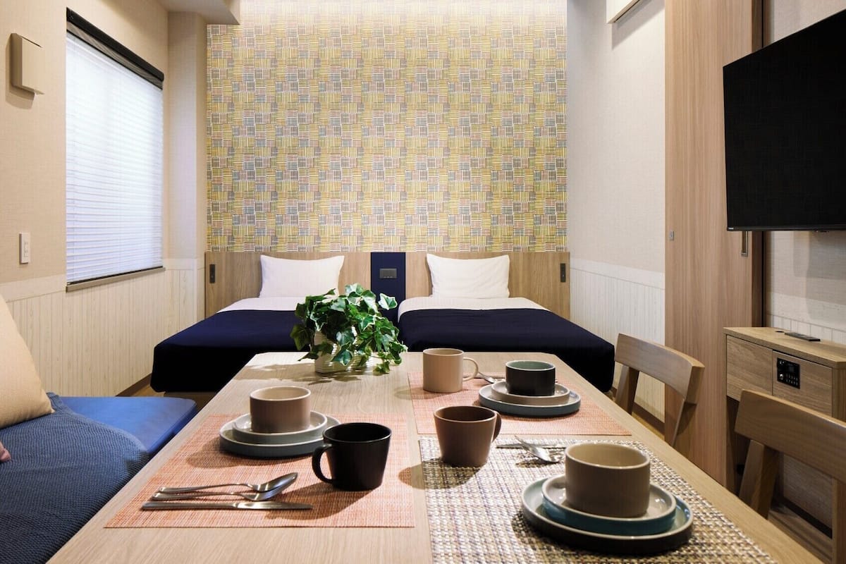 Standard Room, Non Smoking | Down duvets, in-room safe, blackout curtains, iron/ironing board