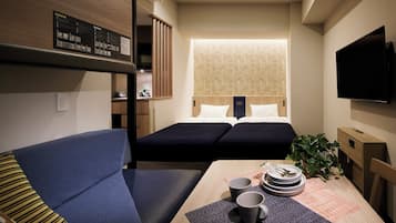 Standard Family Room, Non Smoking | Down duvets, in-room safe, blackout curtains, iron/ironing board