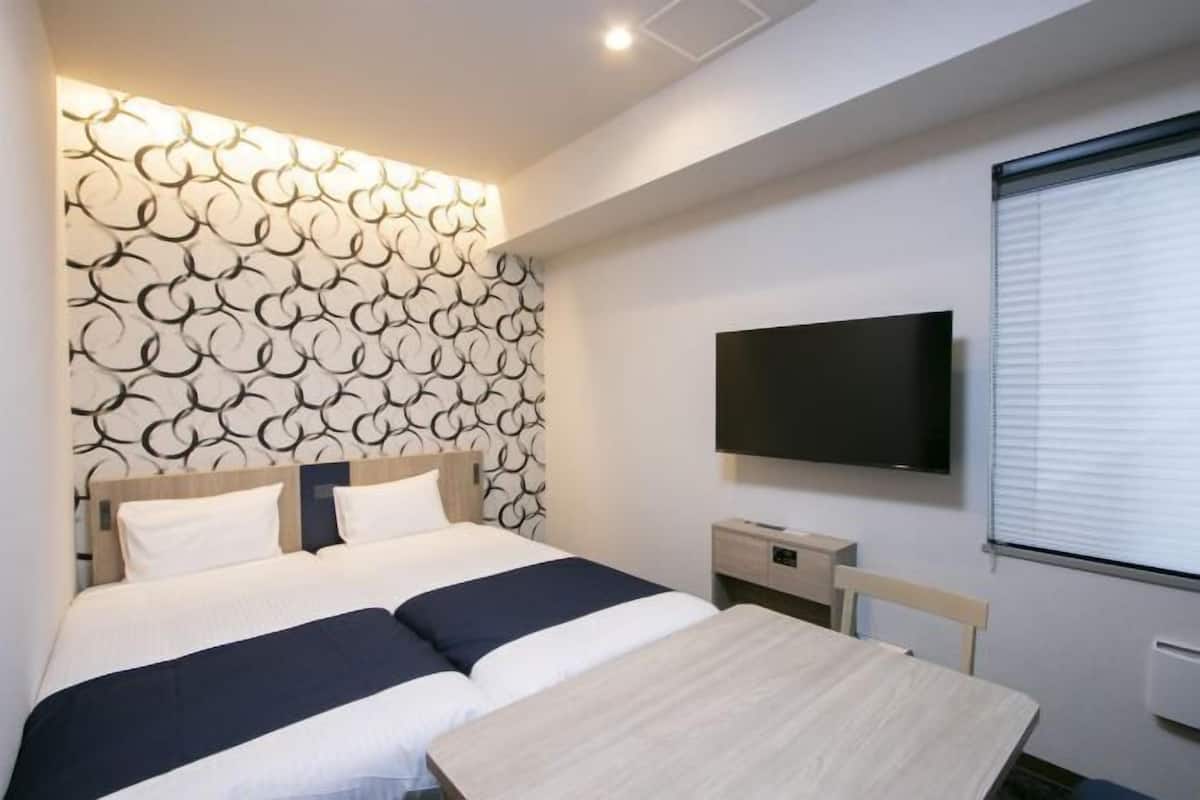 Down duvets, in-room safe, blackout curtains, iron/ironing board