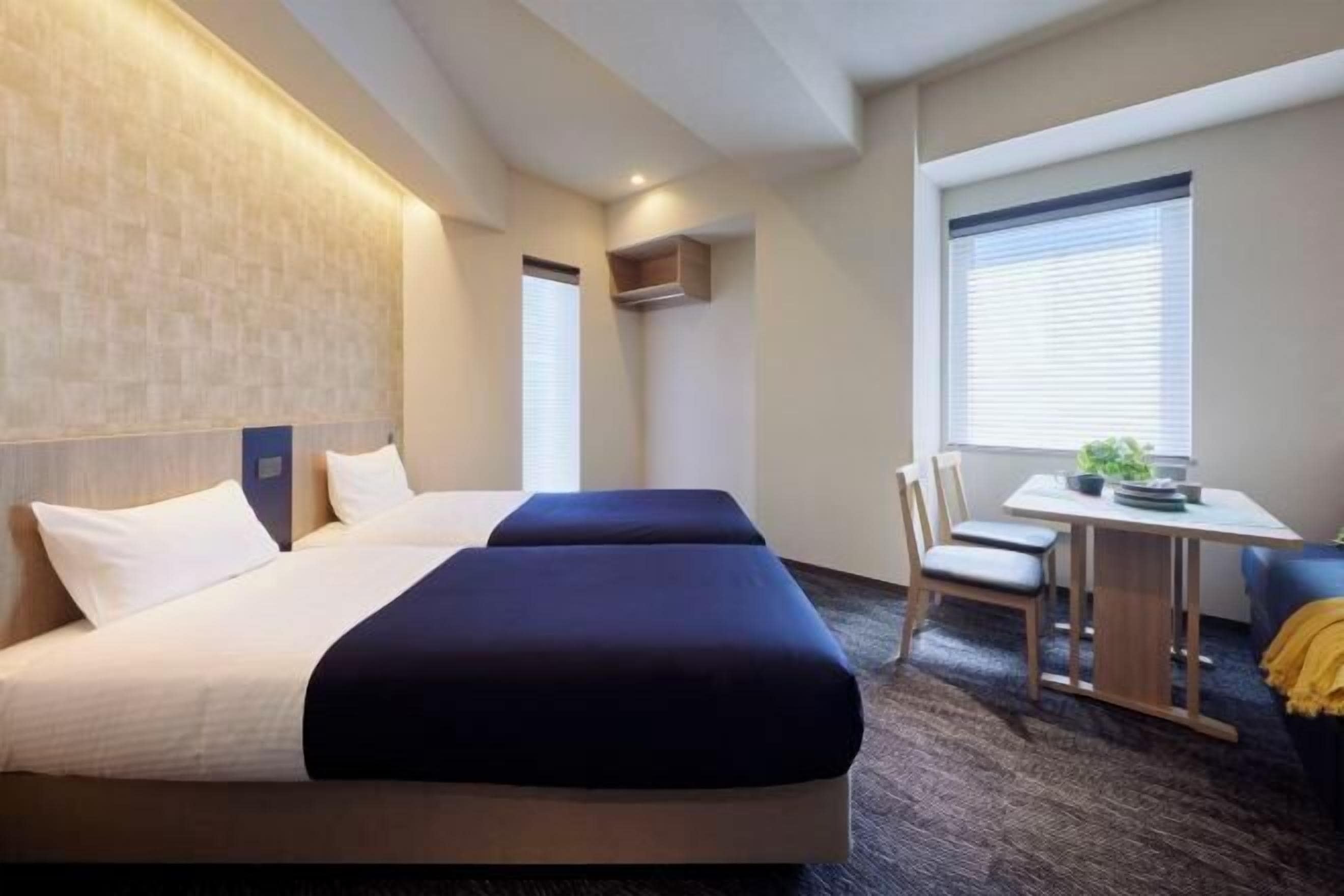 羽绒被、客房内保险箱、遮光窗帘、熨斗/熨衣板