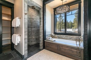 Bathtub, hair dryer, towels - Bound to Impress. Private Hot Tub, Golf Access & Exclusive Club Amenities! (Truckee)