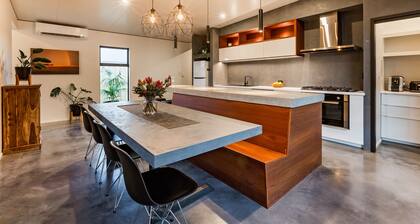 "Diamante" a stunning 3 bedroom 2 bathroom home in the heart of Dunsborough!