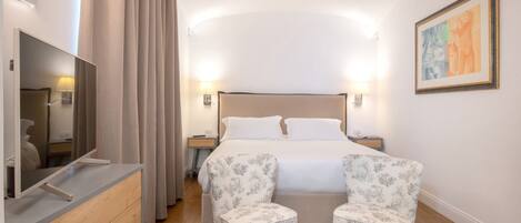 3 habitaciones, tabla de planchar con plancha y wifi gratis