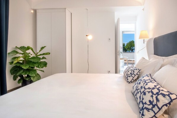 3 bedrooms, iron/ironing board, travel cot, free WiFi