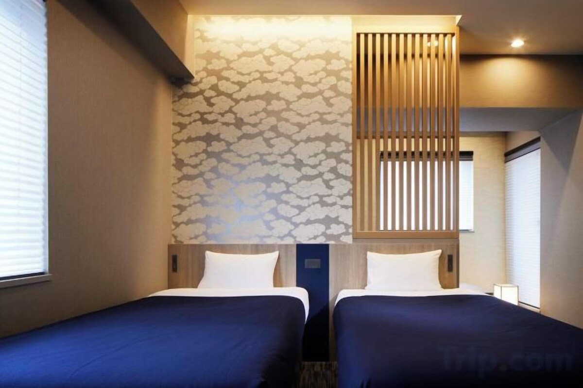 In-room safe, blackout drapes, iron/ironing board, WiFi (free)