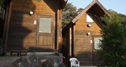 Nonsmoking Courtside Tiny Log House for 2 peopl / Kamo-gun Shizuoka