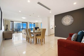 TV - 1301 Ballah Summary: (Surfers Paradise)