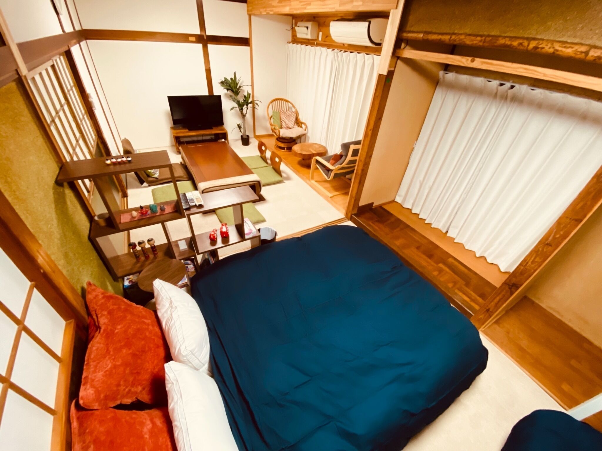 2 soverom, skrivebord, strykejern/-brett og wi-fi (inkludert)