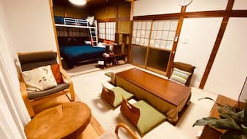 2 多间卧室、办公桌、熨斗/熨衣板、免费 WiFi