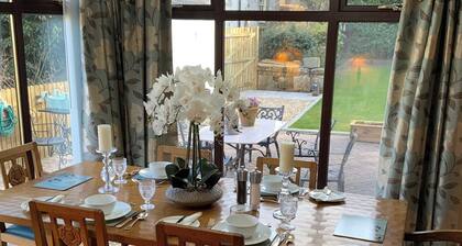 Remarkable 2-Bed Cottage in tranquil setting