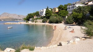 Beach - Luxury apt w shared pool,3 balconies and terrace (Omis)