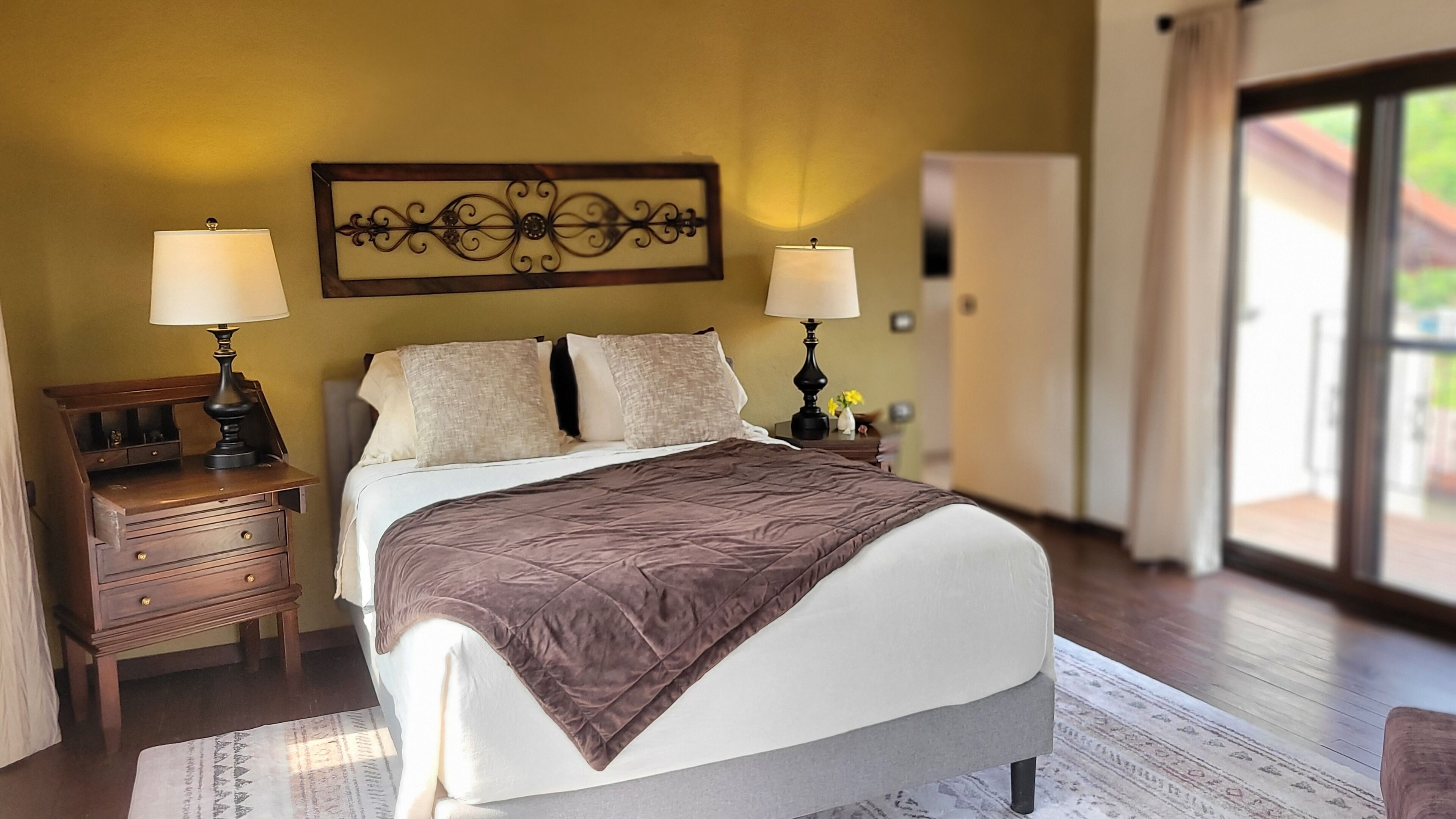 2 bedrooms, desk, free WiFi, bed sheets
