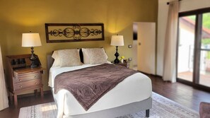 2 makuuhuonetta, työpöytä, ilmainen Wi-Fi, vuodevaatteet