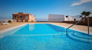 Pool - Vacation Apartment Arenas del Porís with Sea View and Shared Pool (Arico)