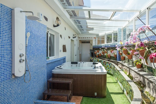 Finca "La Acequia" with Whirlpool, Fast Wi-Fi, Terrace & Garden