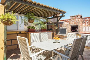 Outdoor dining - Finca "La Acequia" with Whirlpool, Fast Wi-Fi, Terrace & Garden (Valleseco)