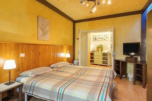 2 bedrooms, free WiFi, bed sheets - Finca "La Acequia" with Whirlpool, Fast Wi-Fi, Terrace & Garden (Valleseco)