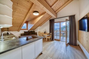TV - Luxury Apartment "Weißhorn" with Mountain View and private Steam Sauna (Deutschnofen)