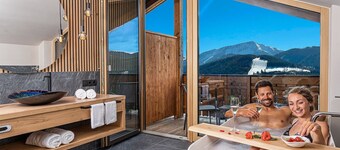 Apartment "Schwarzhorn": Mountain View, Infrared Sauna and Feestanding Bathtub