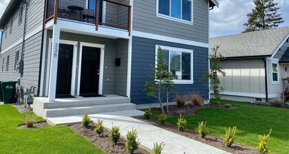 NEW - Puyallup Downtown Duplex