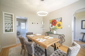 Dining - Beach house- Stunning Ocean & City Views | West Van Retreat (West Vancouver)
