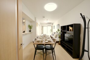 Economy Apartment | Individually decorated, free WiFi - Glanz K (Naha)