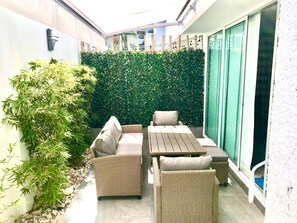 Outdoor dining - Beautiful Apartment fully equipped AC 6 people 3 Bedrooms Wifi (Manzanillo)