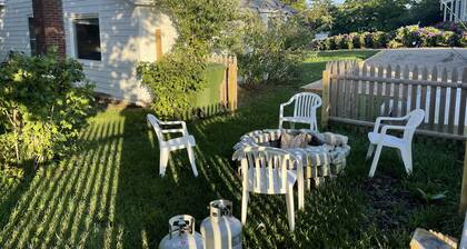 Block Island The Way It Used To Be!!! Steps From Everything!!!