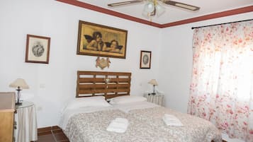 2 dormitorios, tabla de planchar con plancha, wifi y ropa de cama
