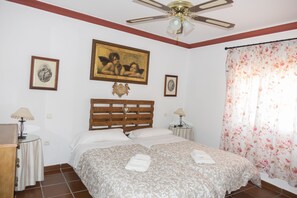 3 bedrooms, WiFi, bed sheets