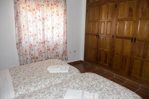 3 bedrooms, WiFi, bed sheets