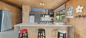Tranquilo - Waikawa Beach Holiday Home