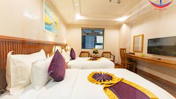 Standard Twin Room | Free minibar items, in-room safe, individually furnished, desk
