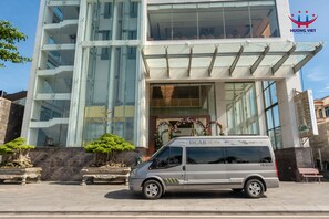 Airport shuttle