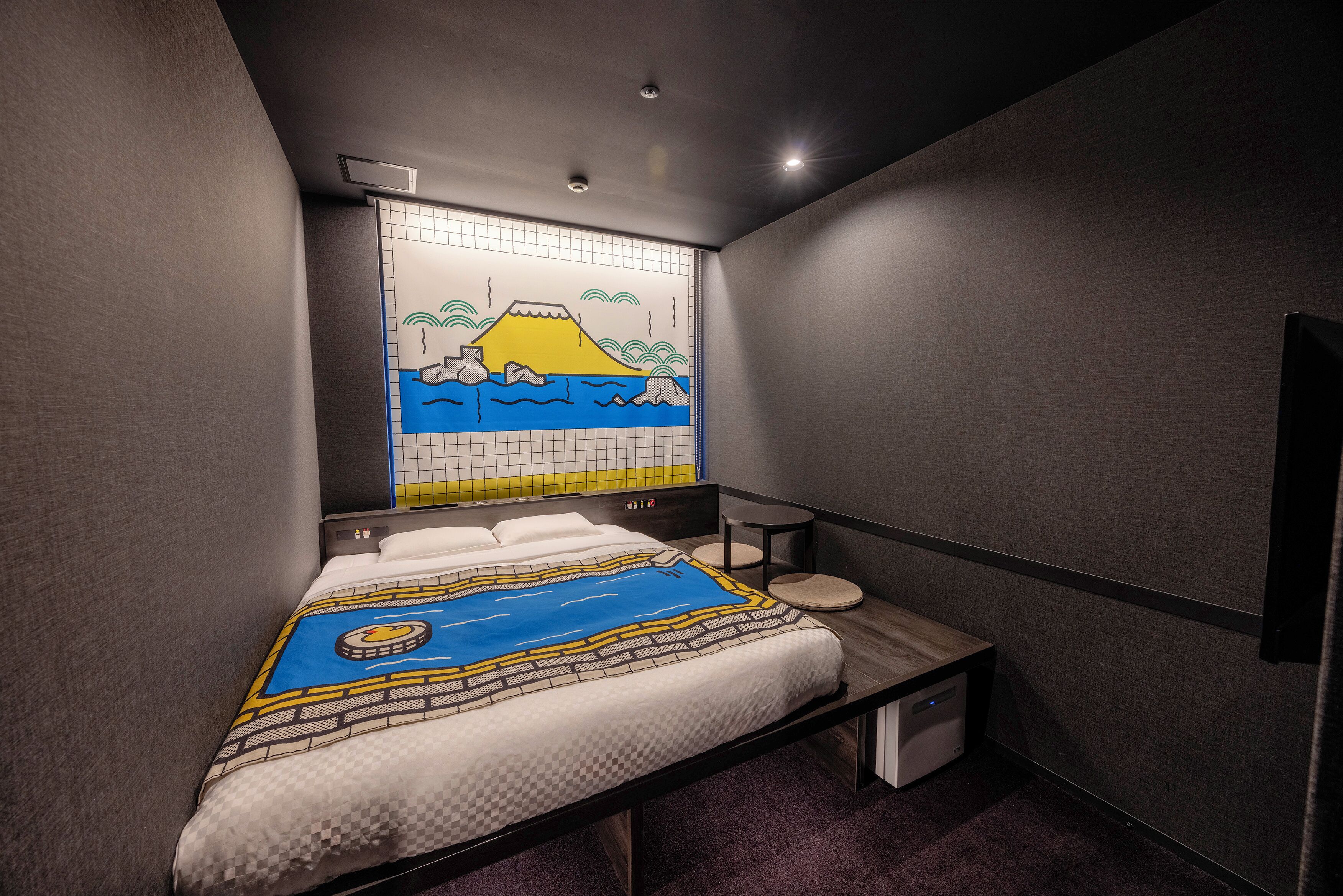 Individually decorated, iron/ironing board, free WiFi, bed sheets