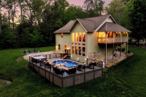 Cove Creek Cabin ~ HeatedPool ~ Theater ~ Sauna ~ 2xGameRoom ~ FirePit ~ Fishing