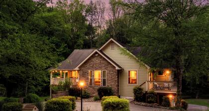 Cove Creek Cabin ~ HeatedPool ~ Theater ~ Sauna ~ 2xGameRoom ~ FirePit ~ Fishing