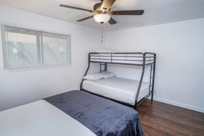 公寓 (2 Bedrooms) | 2 間睡房、手提電腦工作空間、熨斗/熨衫板、免費 Wi-Fi