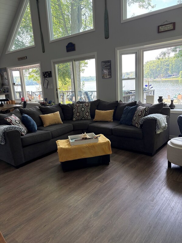 Smart TV, fireplace, DVD player, table football