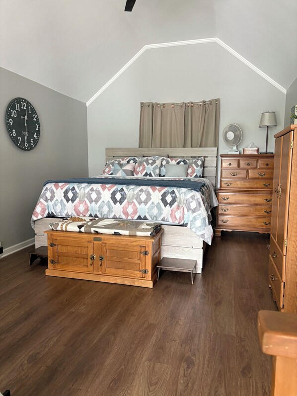 3 chambres, coffres-forts dans les chambres, bureau
