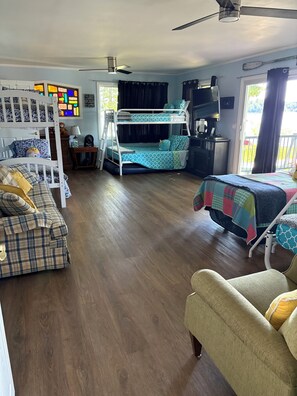 3 bedrooms, in-room safe, desk, iron/ironing board