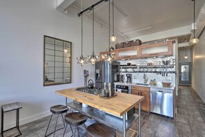 Fridge, microwave, stovetop, dishwasher - Walk to Shops! SLC Dtwn Studio Loft w/ Patio (Salt Lake City)
