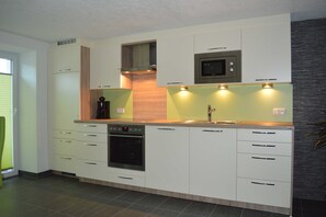 Fridge, microwave - Holiday apartment 2 1 - Holiday home Sporer (Iselsberg)