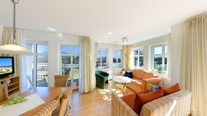 TV - Villa Aquamarina Whg. 14, CHAIR, LAKE VIEW - Villa Aquamarina Whg. 14 (Heringsdorf)